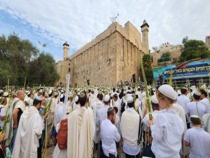 Thousands celebrate Sukkot holiday in Hebron | Thousands celebrate Sukkot holiday in Hebron Thousands celebrate Sukkot holiday in Hebron | Thousands celebrate Sukkot holiday in Hebron
