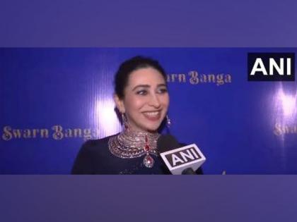 Karisma Kapoor walks ramp for Reliance jewels' 'Swarn Banga' collection | Karisma Kapoor walks ramp for Reliance jewels' 'Swarn Banga' collection
