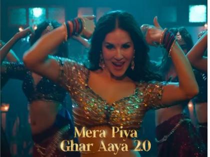Sunny Leone recreates Madhuri Dixit's iconic moves in 'Mera Piya Ghar Aaya 2.0' song | Sunny Leone recreates Madhuri Dixit's iconic moves in 'Mera Piya Ghar Aaya 2.0' song Sunny Leone recreates Madhuri Dixit's iconic moves in 'Mera Piya Ghar Aaya 2.0' song | Sunny Leone recreates Madhuri Dixit's iconic moves in 'Mera Piya Ghar Aaya 2.0' song