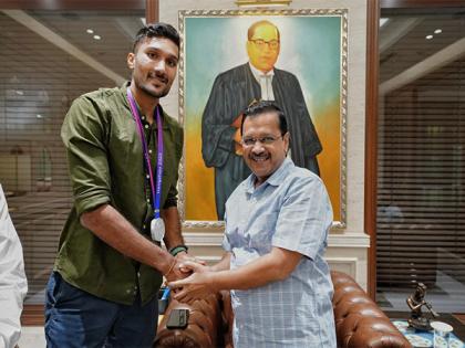 Delhi: CM Kejriwal meets Asian Games silver medalist Tejaswin Shankar, honours him with medal | Delhi: CM Kejriwal meets Asian Games silver medalist Tejaswin Shankar, honours him with medal Delhi: CM Kejriwal meets Asian Games silver medalist Tejaswin Shankar, honours him with medal | Delhi: CM Kejriwal meets Asian Games silver medalist Tejaswin Shankar, honours him with medal