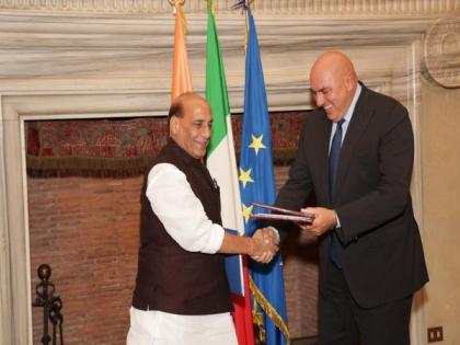 Rajnath Singh holds meeting with his Italian counterpart, signs agreement on Defence Corporation | Rajnath Singh holds meeting with his Italian counterpart, signs agreement on Defence Corporation Rajnath Singh holds meeting with his Italian counterpart, signs agreement on Defence Corporation | Rajnath Singh holds meeting with his Italian counterpart, signs agreement on Defence Corporation