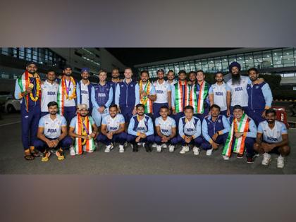 Indian men's, women's team receive grand welcome after successful Asian Games | Indian men's, women's team receive grand welcome after successful Asian Games Indian men's, women's team receive grand welcome after successful Asian Games | Indian men's, women's team receive grand welcome after successful Asian Games