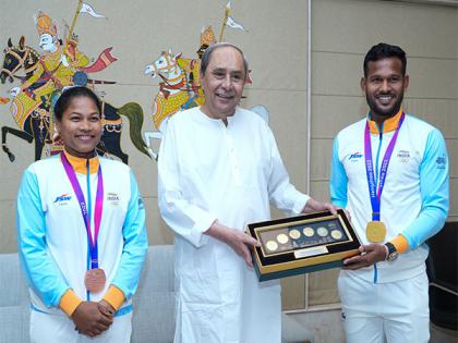 Odisha CM Naveen Patnaik felicitates hockey stars Amit, Deep Grace for their performance at Asian Games | Odisha CM Naveen Patnaik felicitates hockey stars Amit, Deep Grace for their performance at Asian Games Odisha CM Naveen Patnaik felicitates hockey stars Amit, Deep Grace for their performance at Asian Games | Odisha CM Naveen Patnaik felicitates hockey stars Amit, Deep Grace for their performance at Asian Games