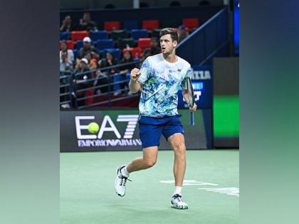 Hubert Hurkacz rallies to down Fabian Marozsan, reaches Shanghai SFs | Hubert Hurkacz rallies to down Fabian Marozsan, reaches Shanghai SFs