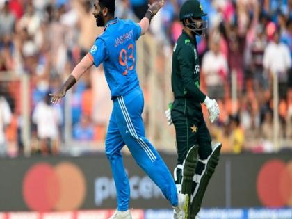 Pakistan unable to hit six as Indian bowlers dominate World Cup clash | Pakistan unable to hit six as Indian bowlers dominate World Cup clash