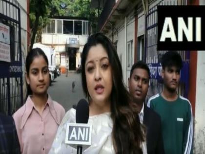 Mumbai: Actor Tanushree Dutta files FIR against Rakhi Sawant | Mumbai: Actor Tanushree Dutta files FIR against Rakhi Sawant Mumbai: Actor Tanushree Dutta files FIR against Rakhi Sawant | Mumbai: Actor Tanushree Dutta files FIR against Rakhi Sawant
