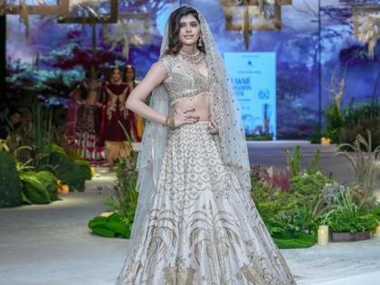 Sanjana Sanghi slayed in her stunning lehenga at Lakme Fashion Week 2023 | Sanjana Sanghi slayed in her stunning lehenga at Lakme Fashion Week 2023 Sanjana Sanghi slayed in her stunning lehenga at Lakme Fashion Week 2023 | Sanjana Sanghi slayed in her stunning lehenga at Lakme Fashion Week 2023