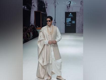 Vijay Varma steals the show in his ethnic attire at Lakme Fashion Week 2023 | Vijay Varma steals the show in his ethnic attire at Lakme Fashion Week 2023 Vijay Varma steals the show in his ethnic attire at Lakme Fashion Week 2023 | Vijay Varma steals the show in his ethnic attire at Lakme Fashion Week 2023