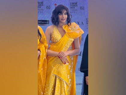 Adah Sharma brings festive vibes to LFW 2023 as she walks the ramp in yellow saree | Adah Sharma brings festive vibes to LFW 2023 as she walks the ramp in yellow saree