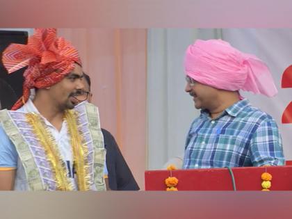 Delhi: CM Arvind Kejriwal felicitates Asian Games gold medallist kabaddi player Pawan Sehrawat | Delhi: CM Arvind Kejriwal felicitates Asian Games gold medallist kabaddi player Pawan Sehrawat Delhi: CM Arvind Kejriwal felicitates Asian Games gold medallist kabaddi player Pawan Sehrawat | Delhi: CM Arvind Kejriwal felicitates Asian Games gold medallist kabaddi player Pawan Sehrawat