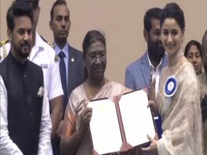 69th National Film Awards: Alia Bhatt receives Best Actress honour for 'Gangubai Kathiawadi' | 69th National Film Awards: Alia Bhatt receives Best Actress honour for 'Gangubai Kathiawadi' 69th National Film Awards: Alia Bhatt receives Best Actress honour for 'Gangubai Kathiawadi' | 69th National Film Awards: Alia Bhatt receives Best Actress honour for 'Gangubai Kathiawadi'
