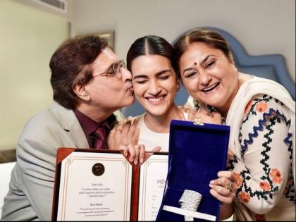 Kriti Sanon celebrates National Award win her parents, shares adorable pics post ceremony | Kriti Sanon celebrates National Award win her parents, shares adorable pics post ceremony Kriti Sanon celebrates National Award win her parents, shares adorable pics post ceremony | Kriti Sanon celebrates National Award win her parents, shares adorable pics post ceremony