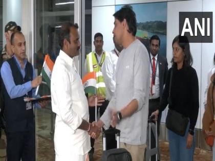 Fifth flight arrives in Delhi with 286 passengers, including 18 Nepal citizens from Israel | Fifth flight arrives in Delhi with 286 passengers, including 18 Nepal citizens from Israel