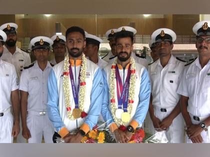 Asian Games gold medalists Muhammed Ajmal, Muhammed Anas Yahiya receive warm welcome in Kochi | Asian Games gold medalists Muhammed Ajmal, Muhammed Anas Yahiya receive warm welcome in Kochi Asian Games gold medalists Muhammed Ajmal, Muhammed Anas Yahiya receive warm welcome in Kochi | Asian Games gold medalists Muhammed Ajmal, Muhammed Anas Yahiya receive warm welcome in Kochi