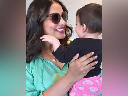 Bipasha Basu introduces Devi's new bed, check it out | Bipasha Basu introduces Devi's new bed, check it out Bipasha Basu introduces Devi's new bed, check it out | Bipasha Basu introduces Devi's new bed, check it out