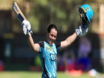 WBBL: Grace Harris leaves spectators baffled, scores six with broken bat against Perth Scorchers | WBBL: Grace Harris leaves spectators baffled, scores six with broken bat against Perth Scorchers
