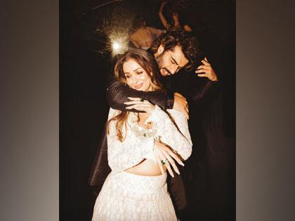 Arjun Kapoor wishes "Baby" Malaika Arora on her birthday | Arjun Kapoor wishes "Baby" Malaika Arora on her birthday Arjun Kapoor wishes "Baby" Malaika Arora on her birthday | Arjun Kapoor wishes "Baby" Malaika Arora on her birthday