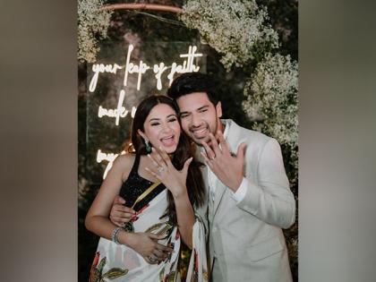 Armaan Malik, Aashna Shroff share romantic pictures from their engagement | Armaan Malik, Aashna Shroff share romantic pictures from their engagement Armaan Malik, Aashna Shroff share romantic pictures from their engagement | Armaan Malik, Aashna Shroff share romantic pictures from their engagement