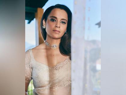 Dussehra 2023: Kangana Ranaut to be first woman to burn Ravana effigy at Delhi's Lav Kush Ramlila | Dussehra 2023: Kangana Ranaut to be first woman to burn Ravana effigy at Delhi's Lav Kush Ramlila Dussehra 2023: Kangana Ranaut to be first woman to burn Ravana effigy at Delhi's Lav Kush Ramlila | Dussehra 2023: Kangana Ranaut to be first woman to burn Ravana effigy at Delhi's Lav Kush Ramlila