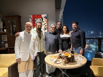 'Khalnayak' Reunion: Madhuri Dixit poses with Sanjay Dutt, Jackie Shroff at Subhash Ghai's wedding anniversary | 'Khalnayak' Reunion: Madhuri Dixit poses with Sanjay Dutt, Jackie Shroff at Subhash Ghai's wedding anniversary