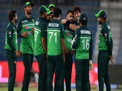"Our backs are against the wall," says Pakistan batting coach ahead of WC clash against South Africa | "Our backs are against the wall," says Pakistan batting coach ahead of WC clash against South Africa