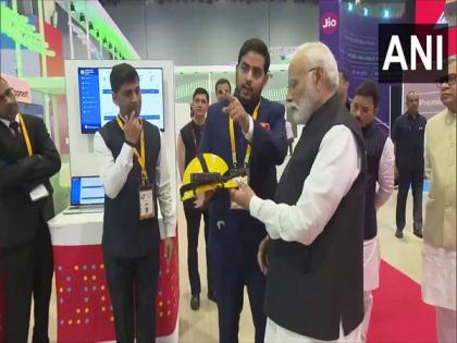 Reliance Jio launches JioSpaceFiber: India's first satellite-based gigabit broadband service | Reliance Jio launches JioSpaceFiber: India's first satellite-based gigabit broadband service Reliance Jio launches JioSpaceFiber: India's first satellite-based gigabit broadband service | Reliance Jio launches JioSpaceFiber: India's first satellite-based gigabit broadband service