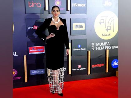Sonam Kapoor shines in black velvet dress at Jio MAMI Mumbai Film Festival | Sonam Kapoor shines in black velvet dress at Jio MAMI Mumbai Film Festival Sonam Kapoor shines in black velvet dress at Jio MAMI Mumbai Film Festival | Sonam Kapoor shines in black velvet dress at Jio MAMI Mumbai Film Festival