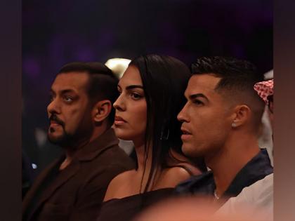 Salman Khan sits next to Cristiano Ronaldo during boxing match in Saudi Arabia, pic goes viral | Salman Khan sits next to Cristiano Ronaldo during boxing match in Saudi Arabia, pic goes viral