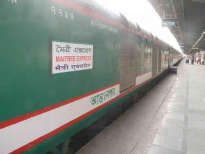 Crude bombs hurled at Maitree Express train in Bangladesh's Pabna, none hurt | Crude bombs hurled at Maitree Express train in Bangladesh's Pabna, none hurt Crude bombs hurled at Maitree Express train in Bangladesh's Pabna, none hurt | Crude bombs hurled at Maitree Express train in Bangladesh's Pabna, none hurt