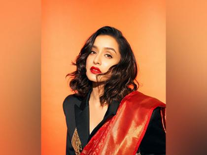 "Pant aur blouse laundry ke paas gaye..." Shraddha leaves fans in splits with her caption on fusion saree look | "Pant aur blouse laundry ke paas gaye..." Shraddha leaves fans in splits with her caption on fusion saree look