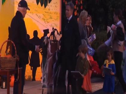 US State Secretary Antony Blinken dresses his son as Zelenskyy for Halloween event | US State Secretary Antony Blinken dresses his son as Zelenskyy for Halloween event US State Secretary Antony Blinken dresses his son as Zelenskyy for Halloween event | US State Secretary Antony Blinken dresses his son as Zelenskyy for Halloween event