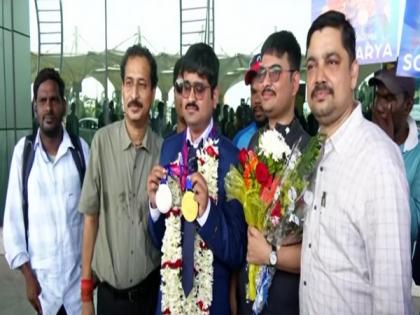 Asian Para Games medalist Soundarya Pradhan receives warm welcome in Bhubaneswar | Asian Para Games medalist Soundarya Pradhan receives warm welcome in Bhubaneswar Asian Para Games medalist Soundarya Pradhan receives warm welcome in Bhubaneswar | Asian Para Games medalist Soundarya Pradhan receives warm welcome in Bhubaneswar