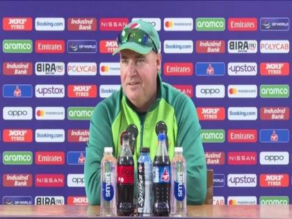 After 'BCCI event' row, Pak team director Mickey Arthur now says tight security affecting team's WC performance | After 'BCCI event' row, Pak team director Mickey Arthur now says tight security affecting team's WC performance