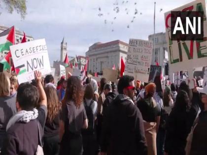 Protestors storm streets of American cities to criticise Israel's military campaign in Gaza | Protestors storm streets of American cities to criticise Israel's military campaign in Gaza Protestors storm streets of American cities to criticise Israel's military campaign in Gaza | Protestors storm streets of American cities to criticise Israel's military campaign in Gaza