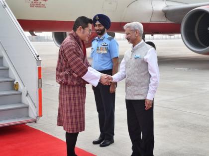 EAM Jaishankar receives Bhutan King upon his arrival in New Delhi | EAM Jaishankar receives Bhutan King upon his arrival in New Delhi EAM Jaishankar receives Bhutan King upon his arrival in New Delhi | EAM Jaishankar receives Bhutan King upon his arrival in New Delhi