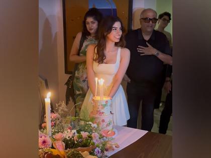 Khushi Kapoor celebrates birthday with father Boney Kapoor, other family members | Khushi Kapoor celebrates birthday with father Boney Kapoor, other family members