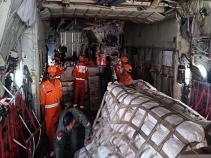 India sends over 9 tonnes of relief material to Nepal's Nepalgunj | India sends over 9 tonnes of relief material to Nepal's Nepalgunj India sends over 9 tonnes of relief material to Nepal's Nepalgunj | India sends over 9 tonnes of relief material to Nepal's Nepalgunj