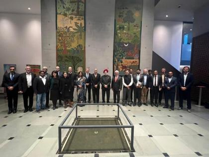 Hardeep Singh Puri meets CEO of German Biogas Association; discusses issue of stubble burning | Hardeep Singh Puri meets CEO of German Biogas Association; discusses issue of stubble burning