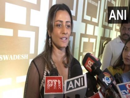 Namrata Shirodkar attends launch of Swadesh store in Hyderabad | Namrata Shirodkar attends launch of Swadesh store in Hyderabad Namrata Shirodkar attends launch of Swadesh store in Hyderabad | Namrata Shirodkar attends launch of Swadesh store in Hyderabad