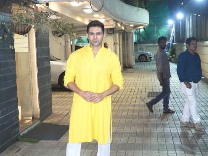 Kartik Aaryan effortlessly slays desi look at Sara Ali Khan's Diwali bash | Kartik Aaryan effortlessly slays desi look at Sara Ali Khan's Diwali bash Kartik Aaryan effortlessly slays desi look at Sara Ali Khan's Diwali bash | Kartik Aaryan effortlessly slays desi look at Sara Ali Khan's Diwali bash