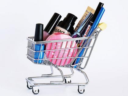 Roop Chaturdashi celebrations witness 15,000 crore cosmetic sales as Diwali enthusiasm peaks nationwide | Roop Chaturdashi celebrations witness 15,000 crore cosmetic sales as Diwali enthusiasm peaks nationwide