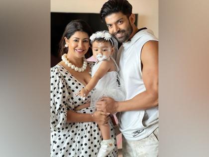Debina Bonnerjee, Gurmeet Choudhary celebrate their daughter Divisha's 1st birthday | Debina Bonnerjee, Gurmeet Choudhary celebrate their daughter Divisha's 1st birthday Debina Bonnerjee, Gurmeet Choudhary celebrate their daughter Divisha's 1st birthday | Debina Bonnerjee, Gurmeet Choudhary celebrate their daughter Divisha's 1st birthday