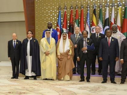 Mansour bin Zayed participates in Joint Arab-Islamic Extraordinary Summit in Riyadh | Mansour bin Zayed participates in Joint Arab-Islamic Extraordinary Summit in Riyadh