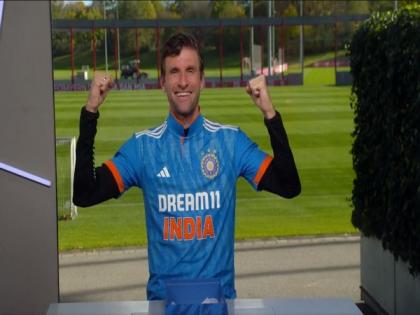 CWC 2023: German football legend Thomas Muller shows support for Team India, wears blue jersey | CWC 2023: German football legend Thomas Muller shows support for Team India, wears blue jersey