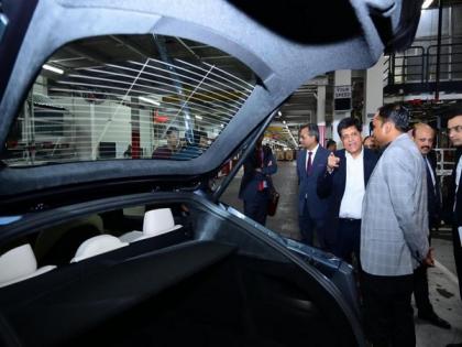 Piyush Goyal visits Tesla's California facility, says US electric car maker to double Indian component imports | Piyush Goyal visits Tesla's California facility, says US electric car maker to double Indian component imports Piyush Goyal visits Tesla's California facility, says US electric car maker to double Indian component imports | Piyush Goyal visits Tesla's California facility, says US electric car maker to double Indian component imports