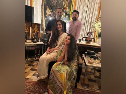 Rhea, Sonam, Anand, Karan celebrate "carefree Diwali" in Goa | Rhea, Sonam, Anand, Karan celebrate "carefree Diwali" in Goa Rhea, Sonam, Anand, Karan celebrate "carefree Diwali" in Goa | Rhea, Sonam, Anand, Karan celebrate "carefree Diwali" in Goa