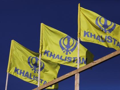 Groups with 'K' flags disrupt Diwali celebrations in Canada, hurt stones at people | Groups with 'K' flags disrupt Diwali celebrations in Canada, hurt stones at people Groups with 'K' flags disrupt Diwali celebrations in Canada, hurt stones at people | Groups with 'K' flags disrupt Diwali celebrations in Canada, hurt stones at people