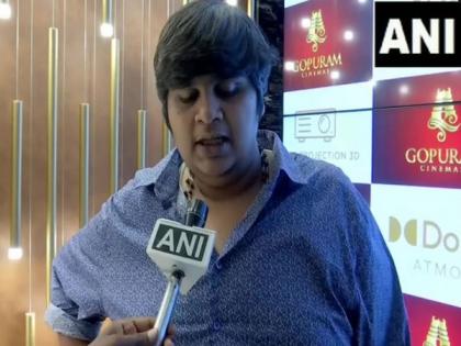 Karthik Subbaraj says he is "overwhelmed" with audience's reaction for 'Jigarthanda DoubleX' | Karthik Subbaraj says he is "overwhelmed" with audience's reaction for 'Jigarthanda DoubleX'