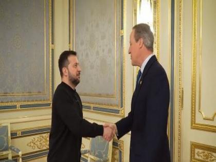 David Cameron meets Volodymyr Zelenskyy, reiterates UK's support for Ukraine | David Cameron meets Volodymyr Zelenskyy, reiterates UK's support for Ukraine David Cameron meets Volodymyr Zelenskyy, reiterates UK's support for Ukraine | David Cameron meets Volodymyr Zelenskyy, reiterates UK's support for Ukraine
