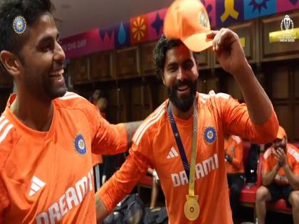 CWC 2023: Suryakumar Yadav awards 'Fielder of the Match' medal to Ravindra Jadeja after SFs win over NZ | CWC 2023: Suryakumar Yadav awards 'Fielder of the Match' medal to Ravindra Jadeja after SFs win over NZ